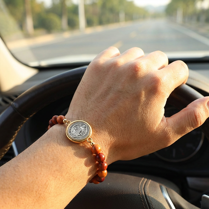 📢📢50% de réduction ! 🛡️Le compagnon d'un gardien✨Bracelet Saint-Benoît en perles de bois naturel🎁Ajustable, convient aux hommes et aux femmes