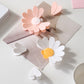 💐 1 acheté 1 offert ⏱️ Pinces Magnétiques Fleur de Marguerite – Un Air de Printemps dans Votre Cuisine 🌼✨【Édition Limitée】
