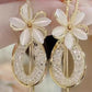 🌸 PROMO LIMITÉE 50% DE RÉDUCTION ! ✨ Boucles d'Oreilles Fleurs & Pompons – Iridescentes, Scintillantes, Dynamiques ✨