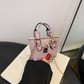 🦄💖🎀 OFFRE LIMITÉE 50% DE RÉDUCTION! Mini Sac à Main en Cuir Simulé pour Enfants – Nettoyable avec un Chiffon, Résiste aux Rayures, Livré avec un Joli Charm – Laissez Votre Petite Porter Son Propre Style Partout 🌟👛