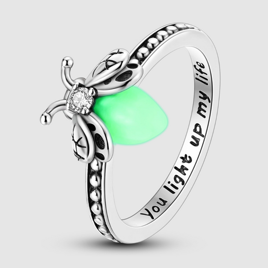 ✨🪲🌙 OFFRE LIMITÉE 50% DE RÉDUCTION! Bague Firefly Lumineuse – Lueur LED Douce, Mode Clignotant, Taille Ajustable – Apporte une Touche Magique aux Soirées, Rendez-vous ou Nuits d'Observation des Étoiles 💫🌹