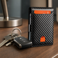 📢💳 PROMO FLASH 58% ! Portefeuille Minimaliste Homme avec Blocage RFID – Cuir Carbone, 11 Emplacements, Clip Acier Inox, Ultra-Slim, Idéal Voyage & Quotidien ✨