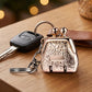 👛✂️🔑 OFFRE LIMITÉE 1 ACHETÉ = 1 OFFERT! Porte-Clés Coupe-ongles Pliable en Forme de Porte-Monnaie – Design Élégant, Compact & Léger, Toujours à Portée de Main – Parfait pour les Retouches Quotidiennes au Bureau, au Café ou en Déplacement 🌸👜