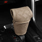 🚘✨ -50% ! 🪡 Cache Pommeau de Levier de Vitesse Respirant Universel – Cuir PU & Éponge, Perforation Laser & Protection Tri-Couche.