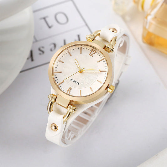 💎🛍️ -50% ! ⌚Montre Élégante à Bracelet Fin – Cadran Épuré, Bracelet en Cuir & Mouvement à Quartz.